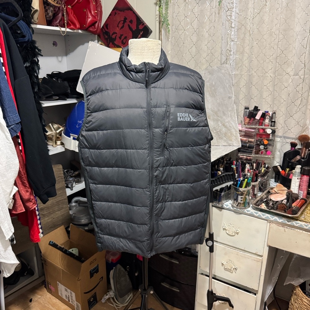 Eddie Bauer Men's Charcoal Puffer Vest